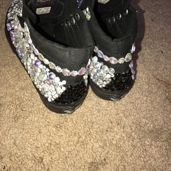 vans - Picture 4 of 6